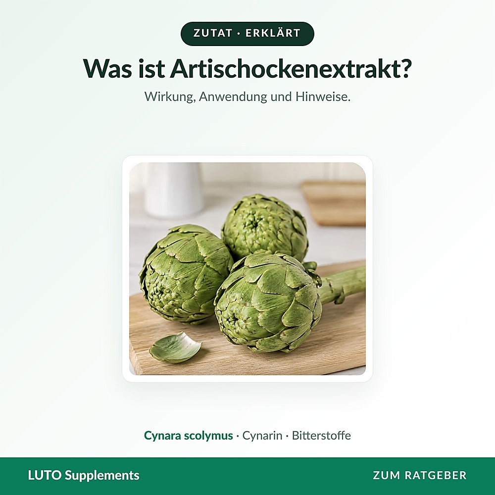 Frische Artischocken auf einem Holzbrett